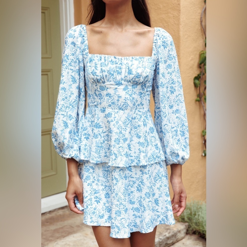 NWT. Class Blue Floral Mini Dress by One And Only. Size XS - Picture 2 of 5